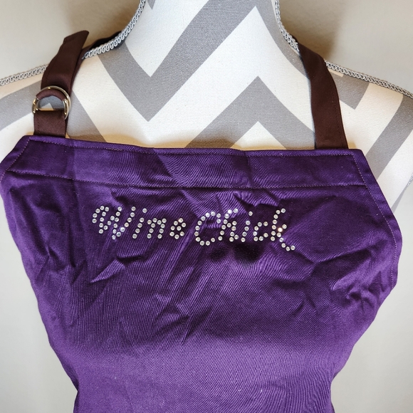 Apron: Wine Chick rhinestones, Purple/brown with fuzzy leopard print pockets - Picture 1 of 3